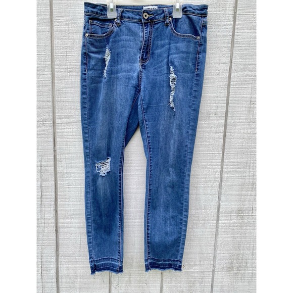 Umgee Distressed Jean Freyed Edges‎ Size 30 Tapered Leg Casual Solid - Picture 1 of 3